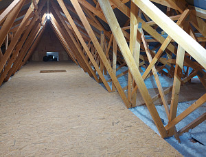 Zateplení novostavby rodinného domu pomocí foukané izolace